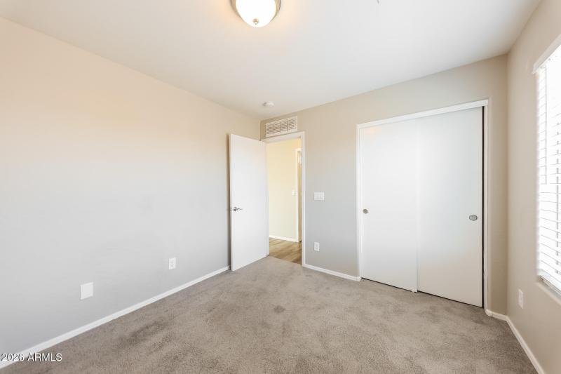 016-photo-bedroom-14939141