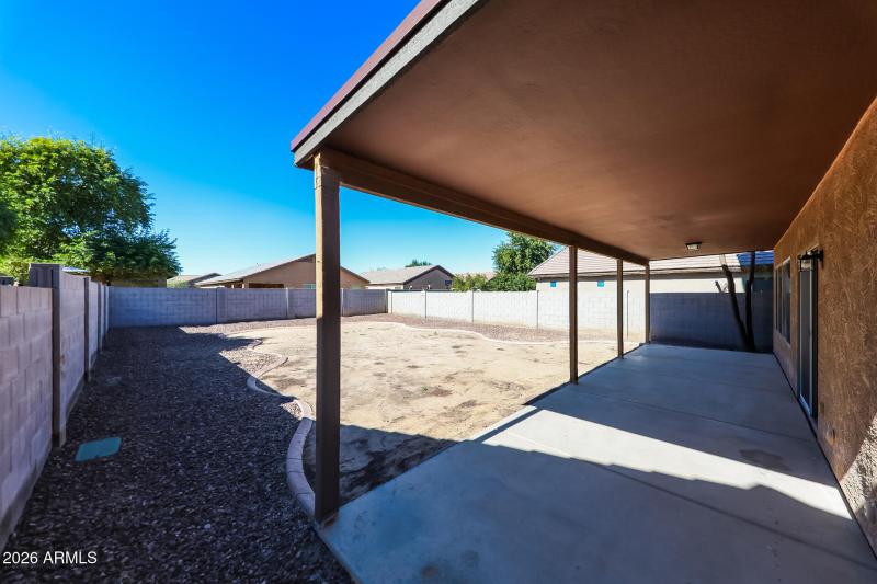 021-photo-backyard-14939143