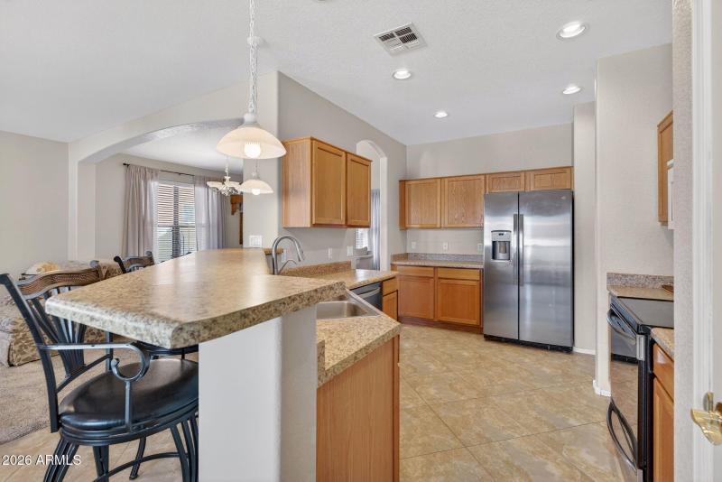 17-web-or-mls-15- W Peggy Dr