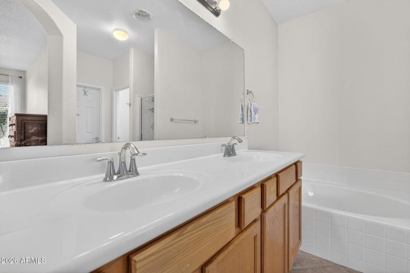 30-web-or-mls-31- W Peggy Dr