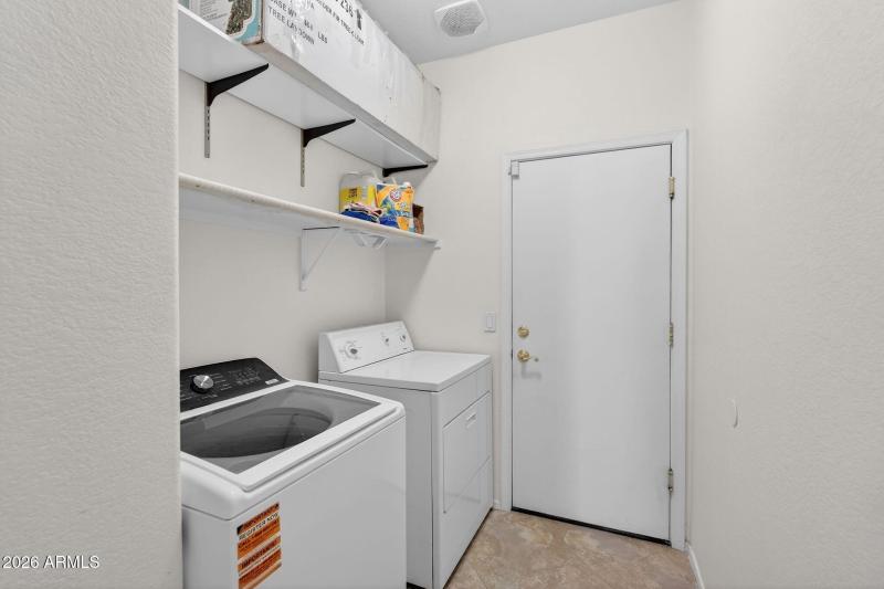 38-web-or-mls-24- W Peggy Dr