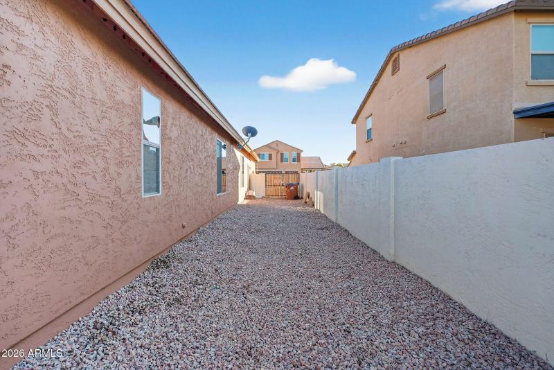 49-web-or-mls-38- W Peggy Dr