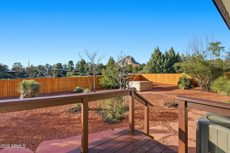 Guest room Back deck