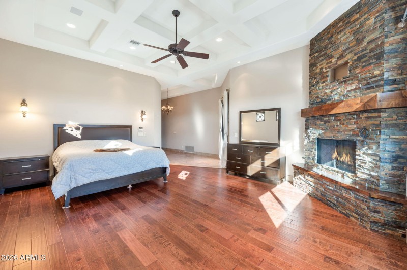 12-web-or-mls-Qp-5663 (2)