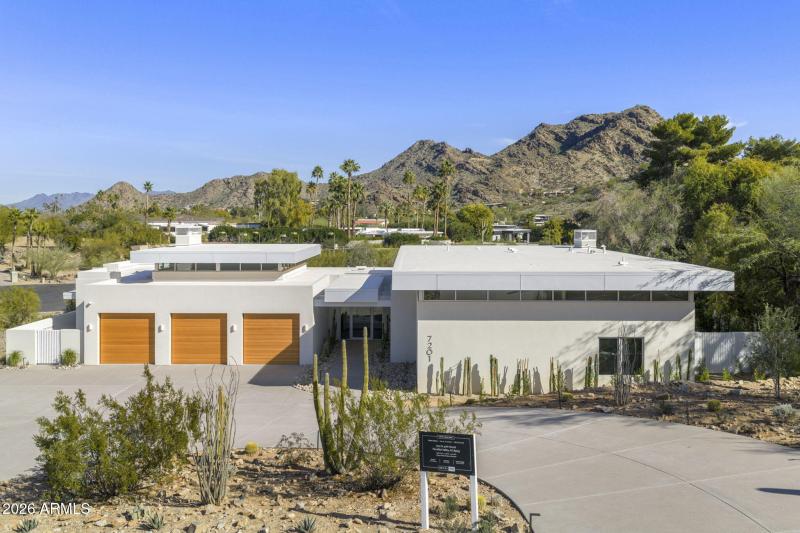 1-web-or-mls-7201-n-47th-st