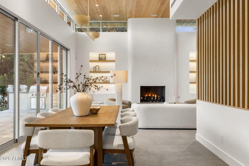 6-web-or-mls-7201-n-47th-st