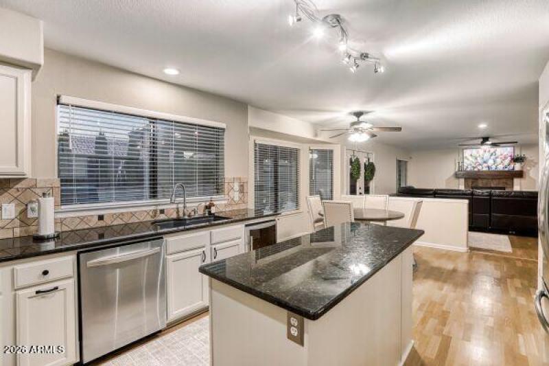 13563482_10-510-17_photo_print__q80_w600