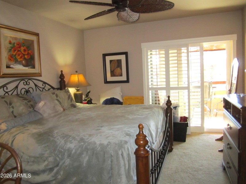 10 423 BEDROOM & BALCONY ENTRANCE