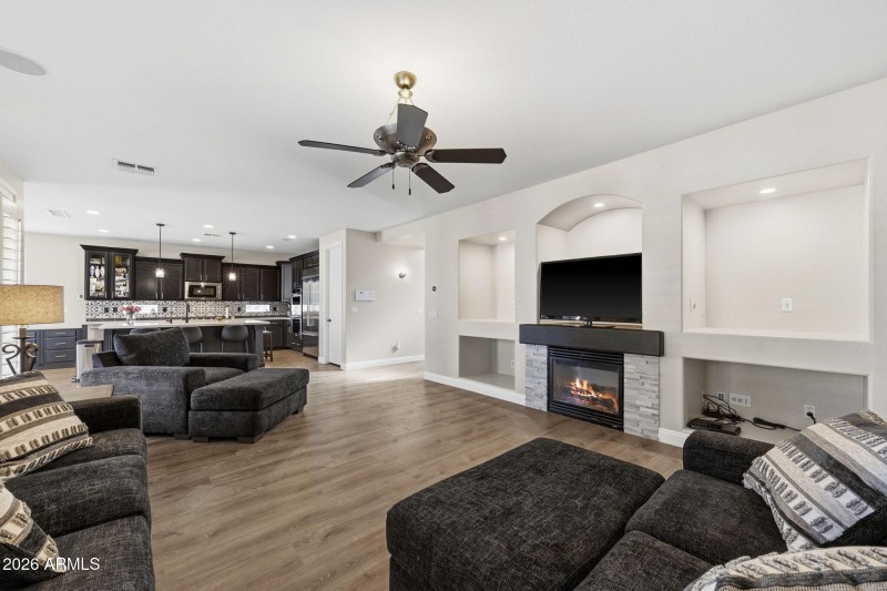 009__554 E Benrich Dr