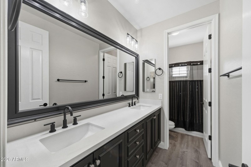 037__554 E Benrich Dr