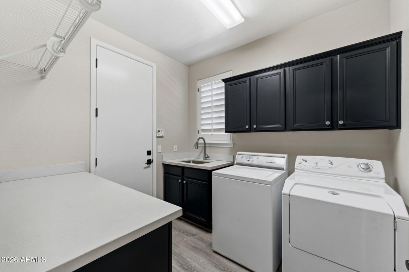 040__554 E Benrich Dr