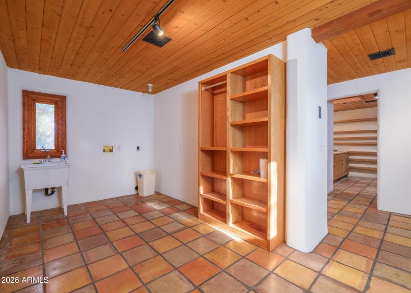 Listings_5507_N_PaloCristiRd_Images-60