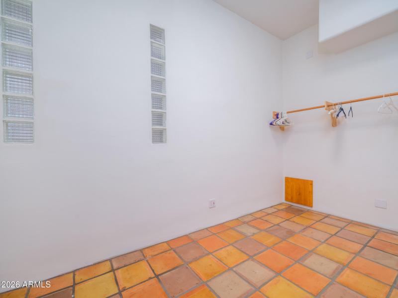 Listings_5507_N_PaloCristiRd_Images-59