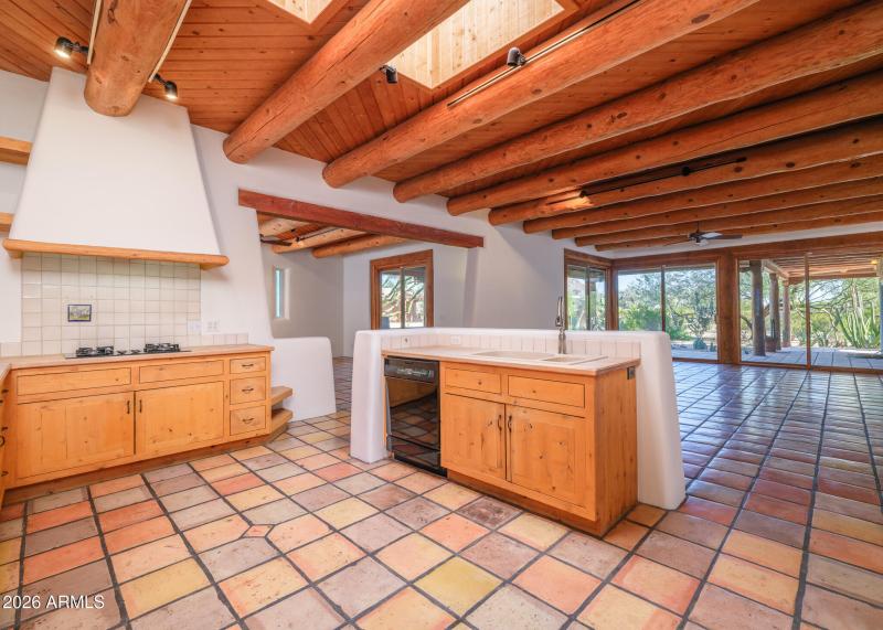 Listings_5507_N_PaloCristiRd_Images-45