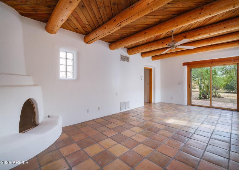 Listings_5507_N_PaloCristiRd_Images-33