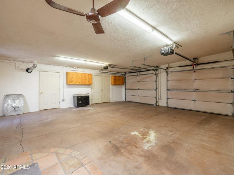 Listings_5507_N_PaloCristiRd_Images-31