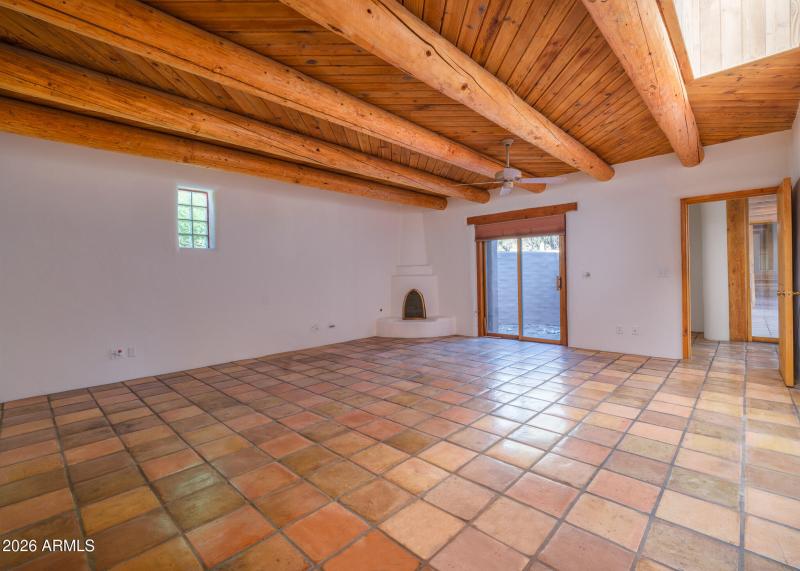 Listings_5507_N_PaloCristiRd_Images-25