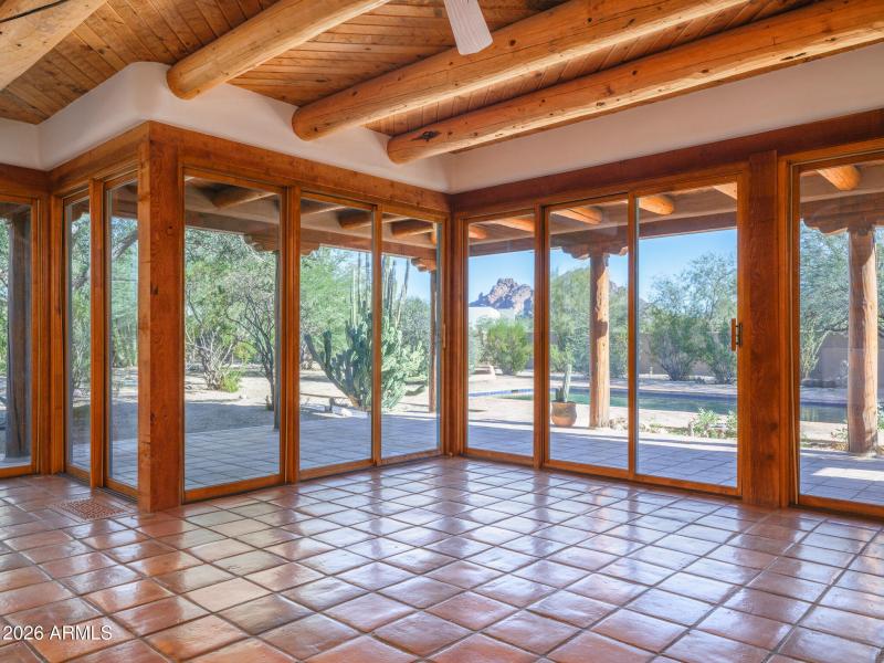 Listings_5507_N_PaloCristiRd_Images-21