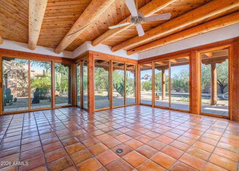 Listings_5507_N_PaloCristiRd_Images-22