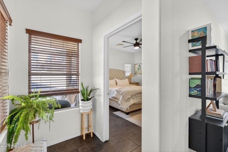 27-web-or-mls-26-E Washington Ct