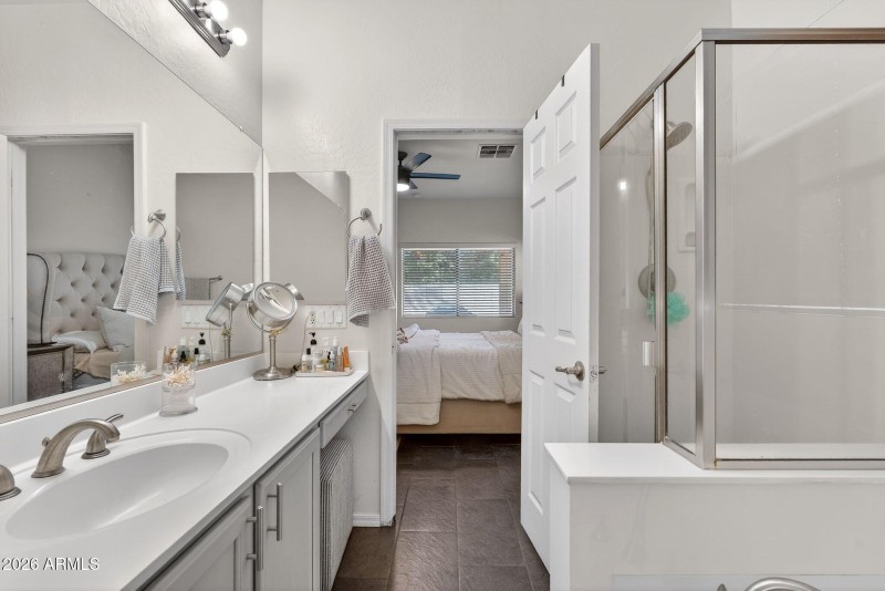 32-web-or-mls-34-E Washington Ct