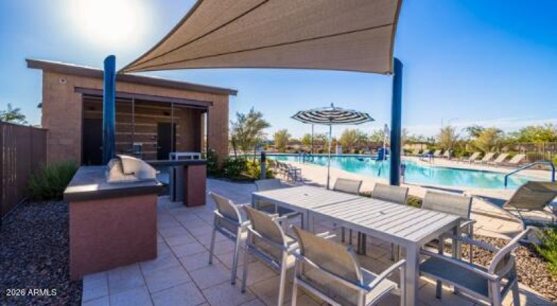 La Mira Discovery - Community