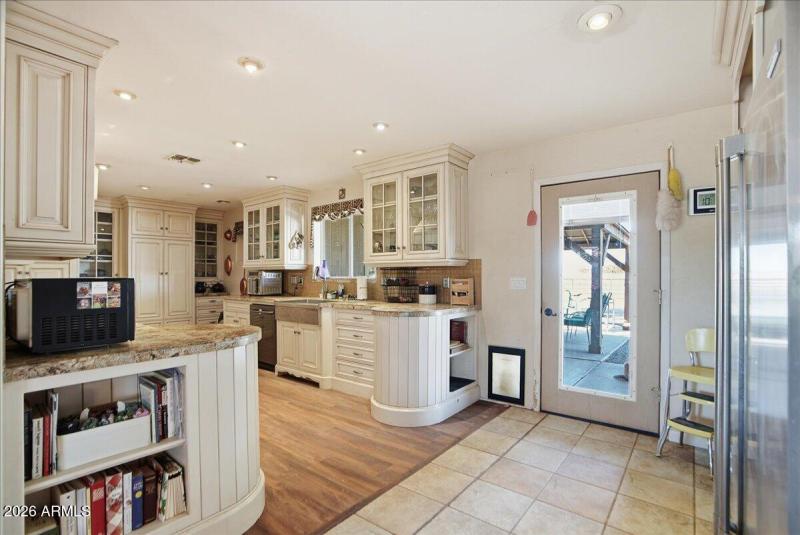 15-1414 Ocotillo Rd_RedHogMedia