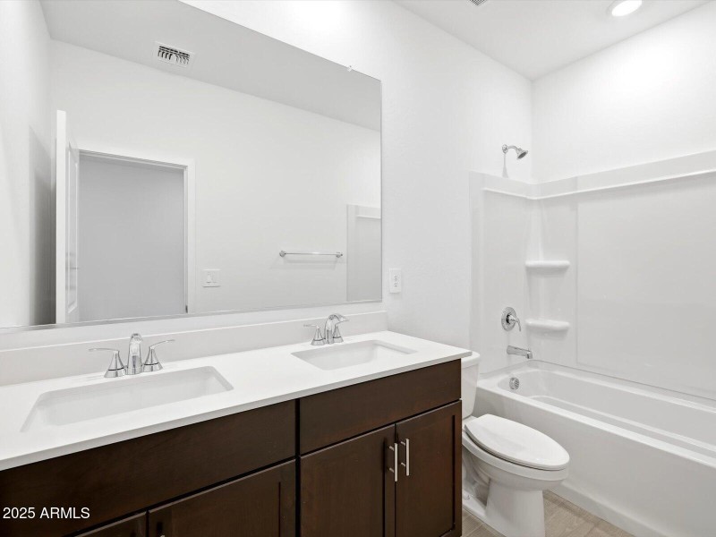 Bath 2 - Double Sink!