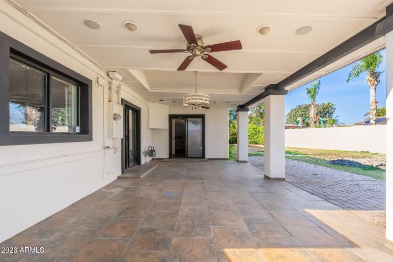 3002 E Glenrosa Ave, 01-15 - 16