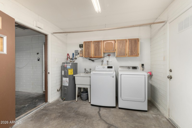 Washer & Dryer Stays