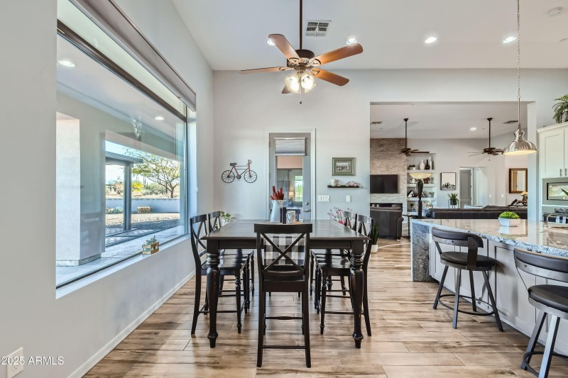 7080 E Mark Ln - MLS Sized - 012 - 20 Br