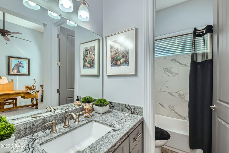 7080 E Mark Ln - MLS Sized - 021 - 36 Ba