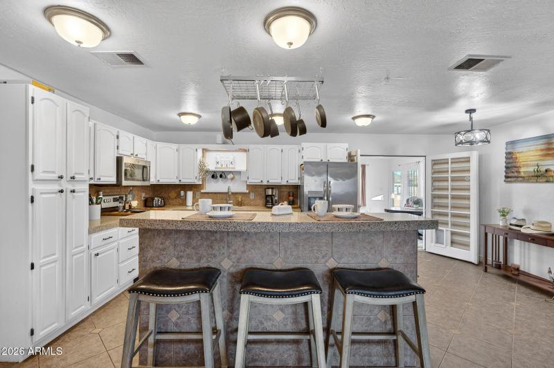 12-web-or-mls-40-W Ocotillo Rd