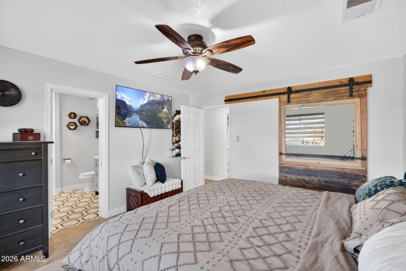 17-web-or-mls-47-W Ocotillo Rd