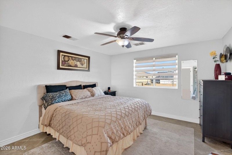 18-web-or-mls-46-W Ocotillo Rd