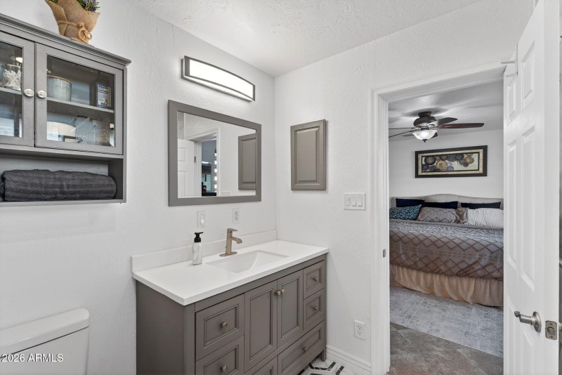 19-web-or-mls-53-W Ocotillo Rd