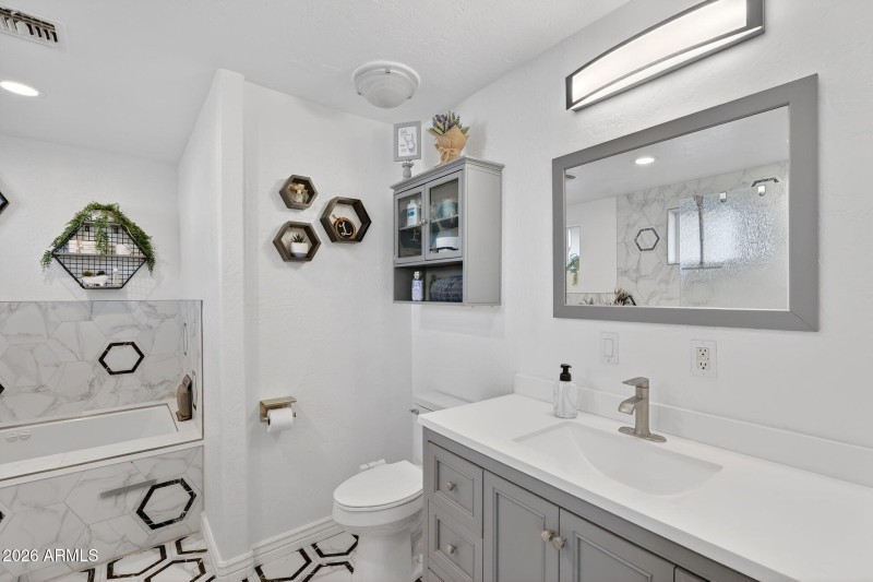 20-web-or-mls-50-W Ocotillo Rd