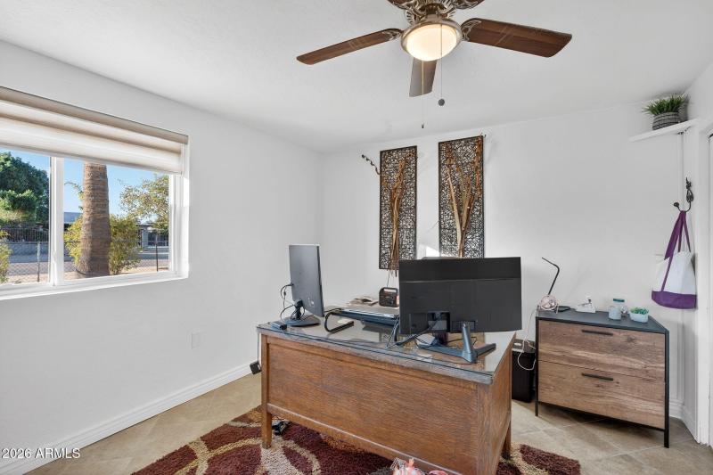 25-web-or-mls-30-W Ocotillo Rd