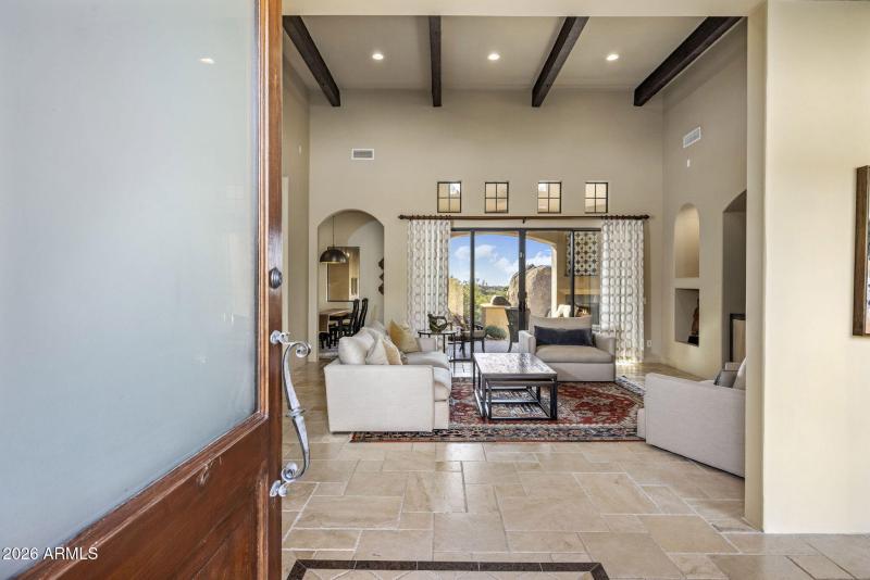 1-web-or-mls-D46A2224