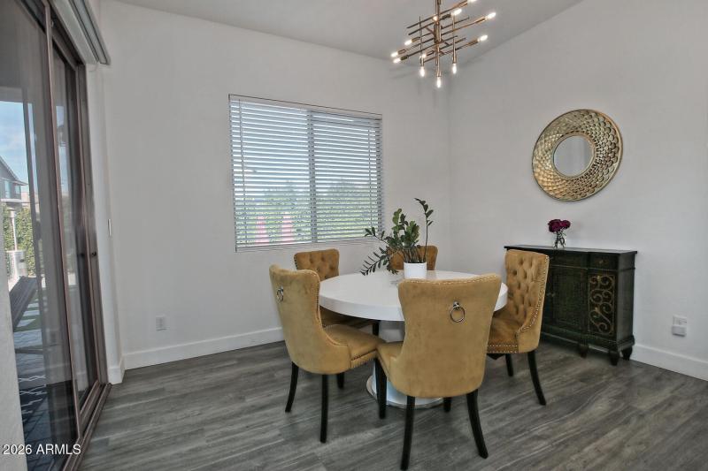 19134 Walnut Ct Dining Area 1