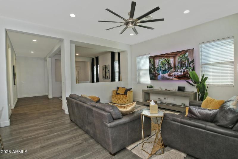 19134 Walnut Ct Family Room