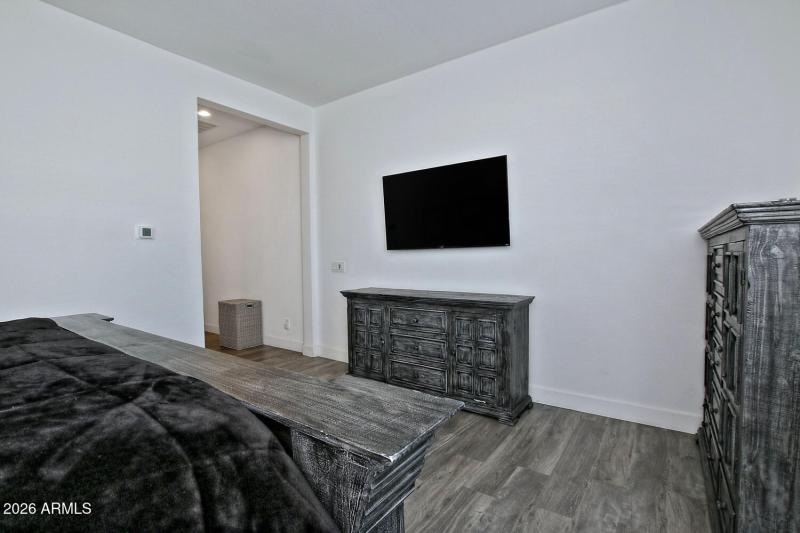 19134 Walnut Ct Primary Bedroom