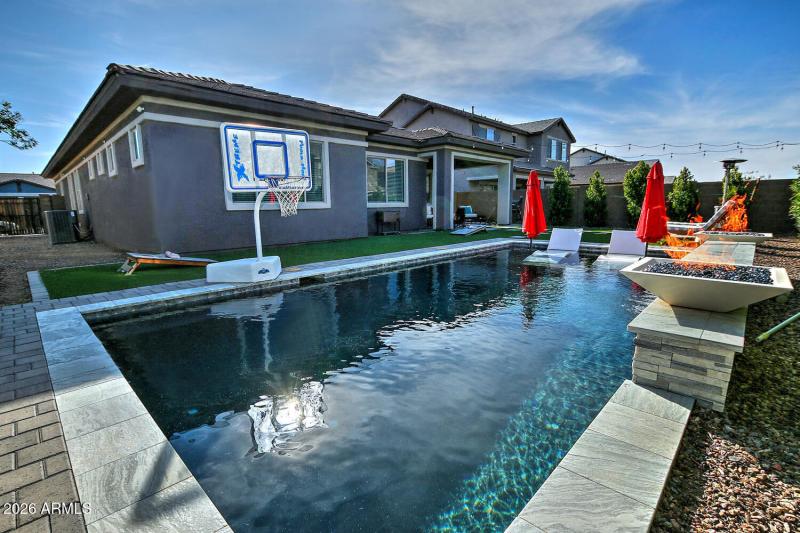 19134 Walnut Ct Pool