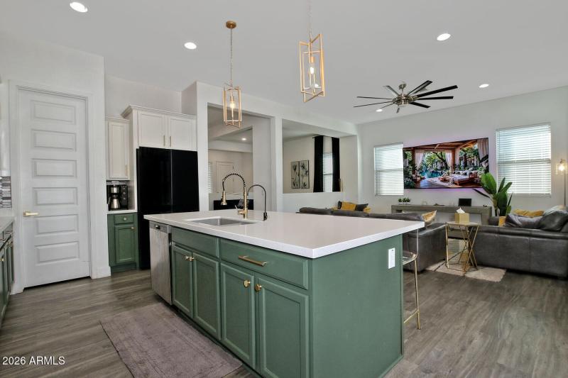 19134 Walnut Ct Kitchen 5