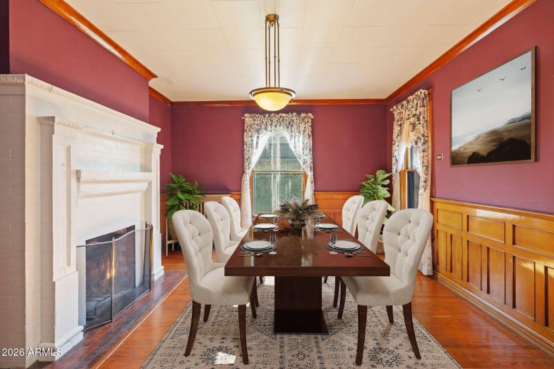 Dining Room - virtual staged