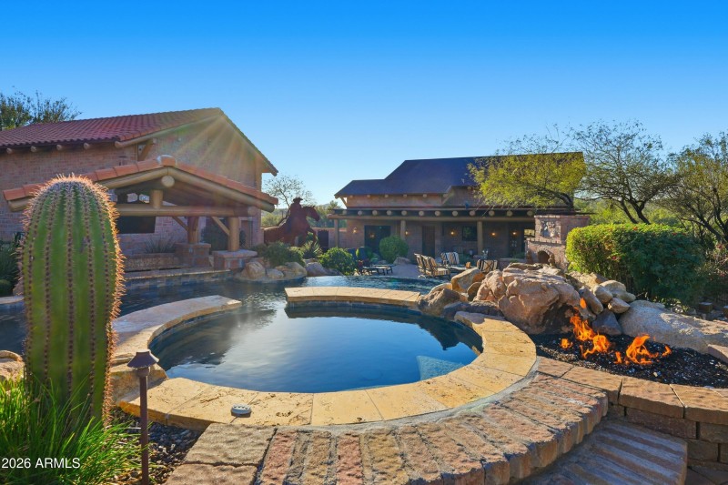 A Spa Carved for Quiet Evenings