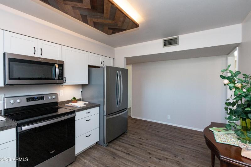 10310 W Bayside Rd-11
