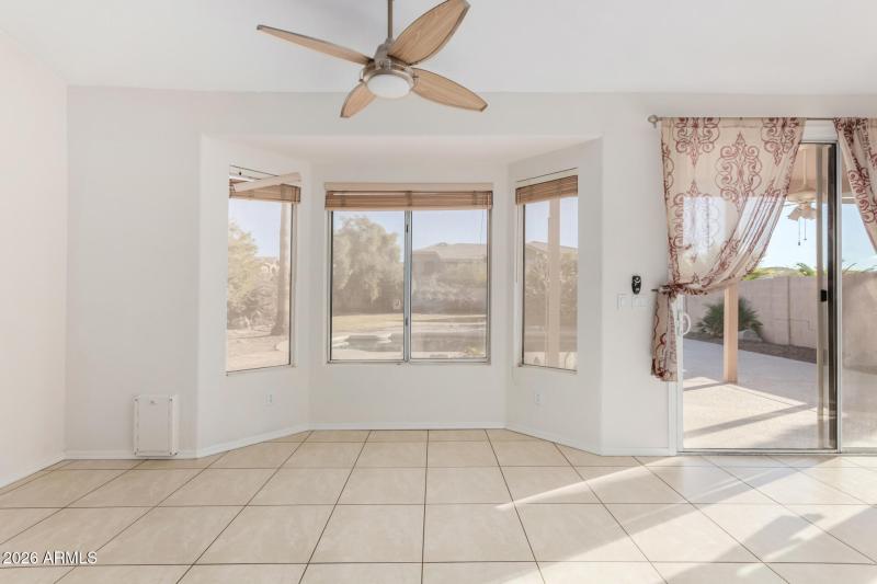 Eat-In Area with Bay Window