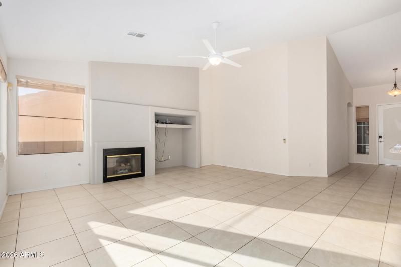 Family Room w/Fireplace