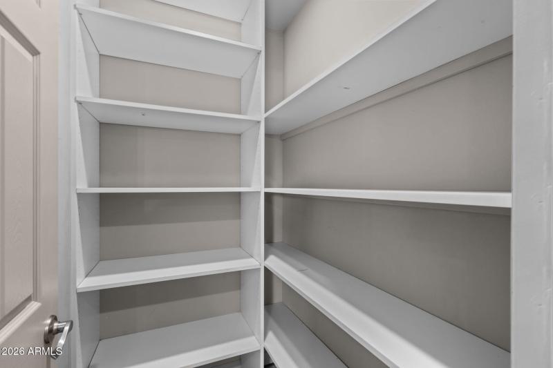 WALK IN PANTRY